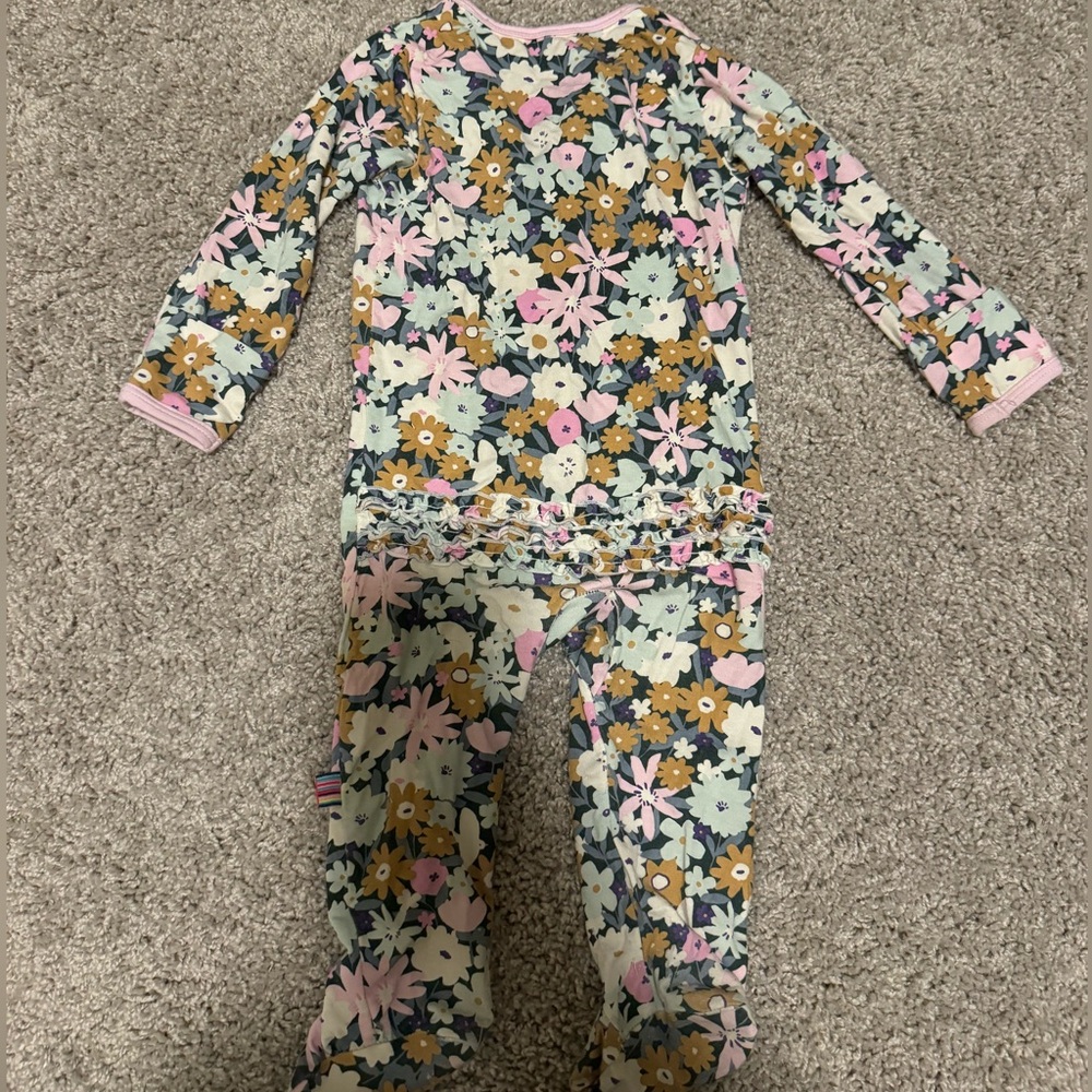 Magnetic me floral footie
